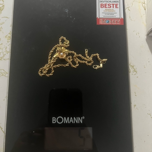 Chaîne avec pendentif orchidée en or 18k pèse 5 grammes neuf 17 pouces - Picture 2 of 4